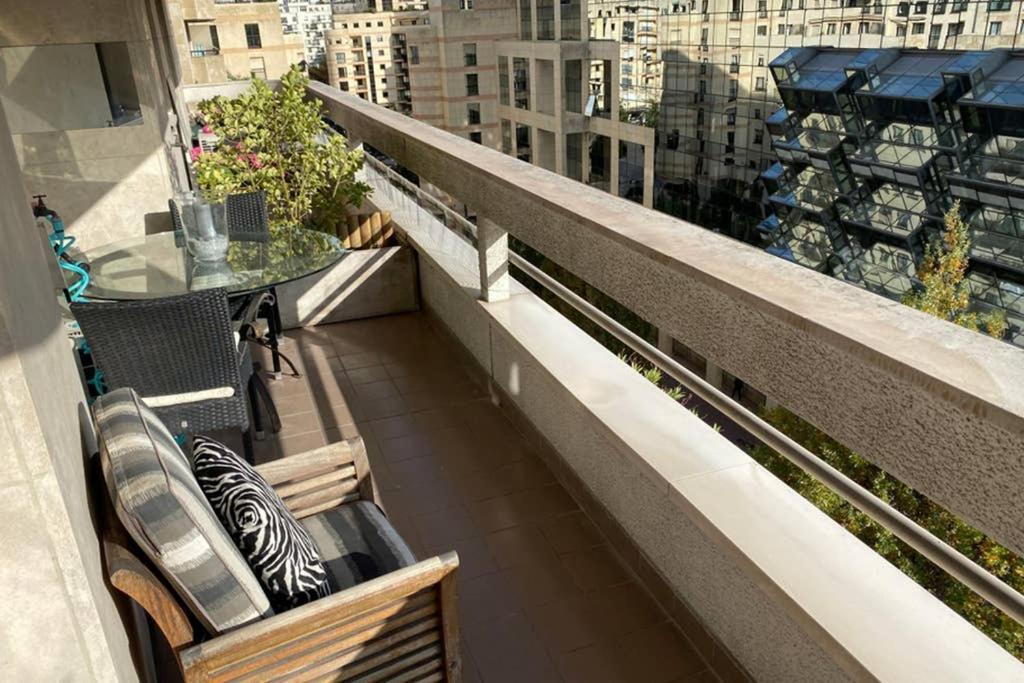 Beautiful Modern Fully Furnished Studio Левалуа-Пере Экстерьер фото