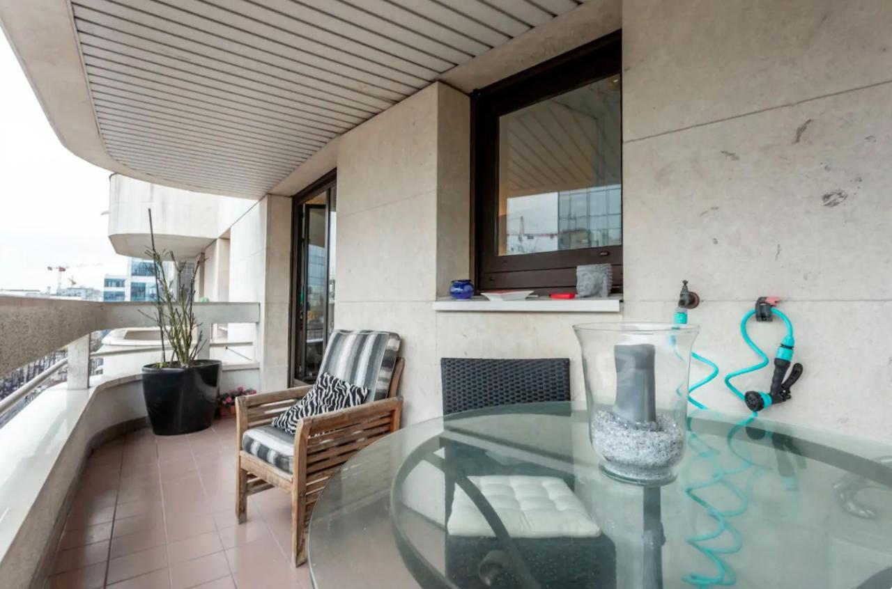 Beautiful Modern Fully Furnished Studio Левалуа-Пере Экстерьер фото